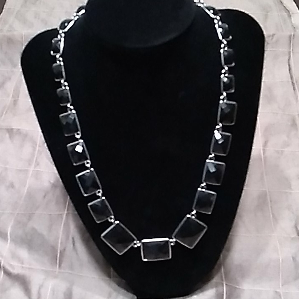 Silver metal necklace Onyx like stones